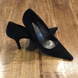 Nine West black suede pumps size 10
